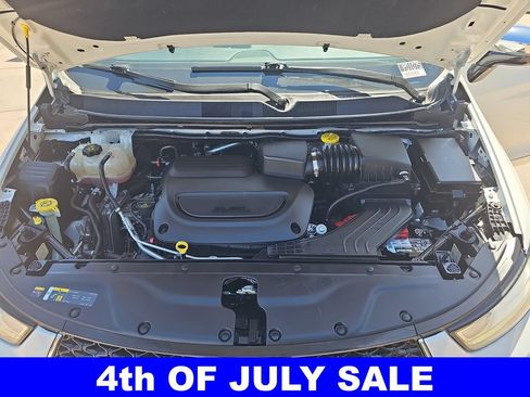 Used 2023 Chrysler Pacifica Limited FWD image 34