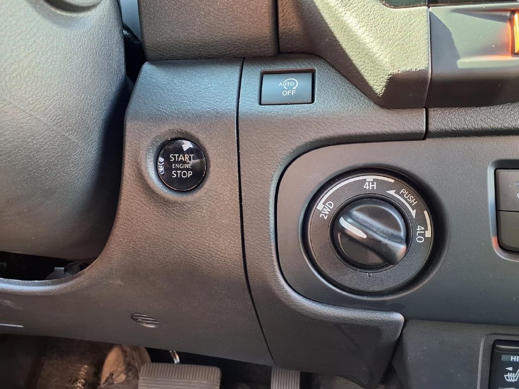 Used 2026 Nissan Frontier PRO-4X AWD/4WD image 9