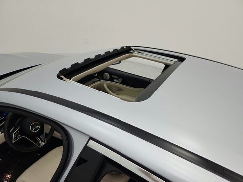 Used 2022 Mercedes-Benz E 350 Sedan image 11