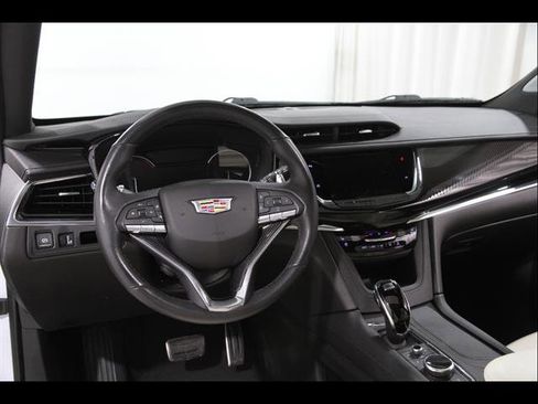 Used 2024 Cadillac XT6 Sport AWD/4WD image 6