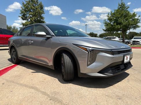 Used 2026 Kia K4 FWD image 4