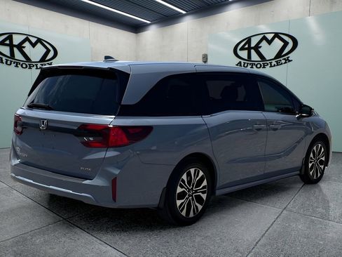 Used 2025 Honda Odyssey Elite image 3