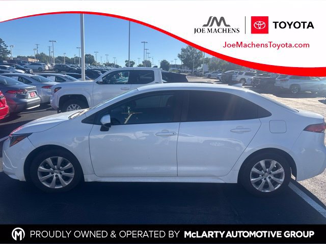 Used 2021 Toyota Corolla LE FWD image 1