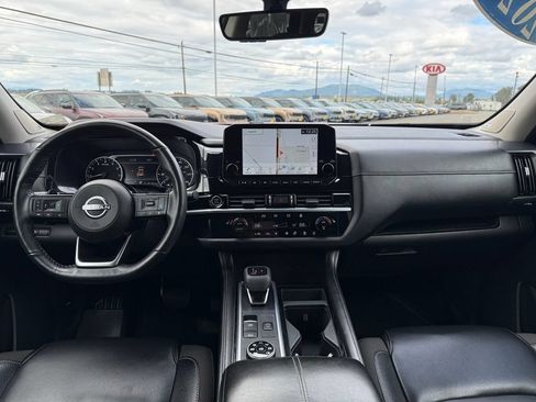 Used 2024 Nissan Pathfinder SL w/ SL Premium Package AWD/4WD image 23