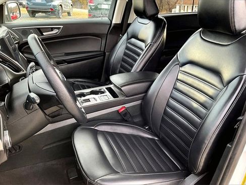 Used 2024 Ford Edge SEL image 10