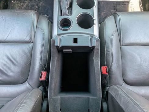 Used 2014 Ford Explorer XLT w/ Equipment Group 202A FWD image 31