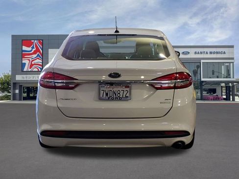 Used 2017 Ford Fusion SE FWD image 6