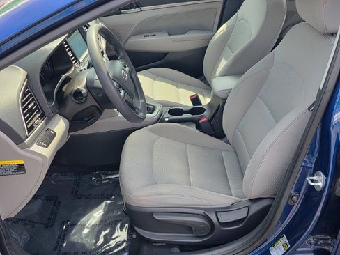 Used 2017 Hyundai Elantra SE FWD image 9