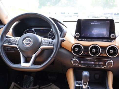 Used 2021 Nissan Sentra SV w/ SV Premium Package FWD image 23