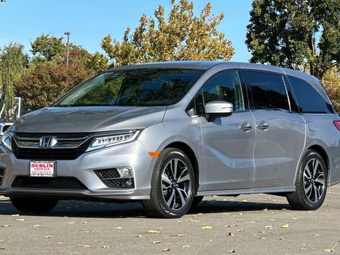 Used 2018 Honda Odyssey Elite image 8