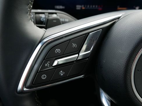 Used 2025 Buick Enclave Sport Touring AWD/4WD image 32