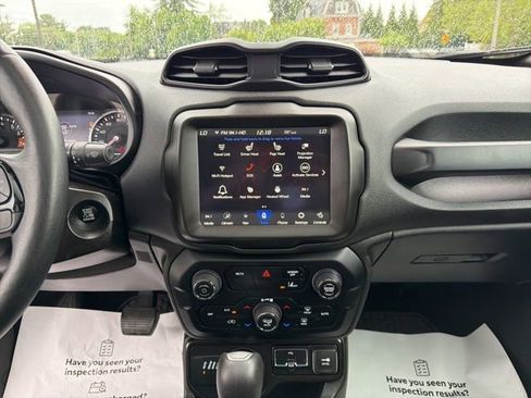 Used 2022 Jeep Renegade Altitude w/ Sun/Sound Group AWD/4WD image 18