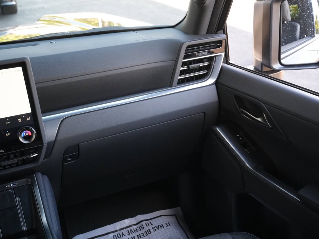 Used 2025 Lexus GX 550 w/ Accessory Package (2T) AWD/4WD image 36