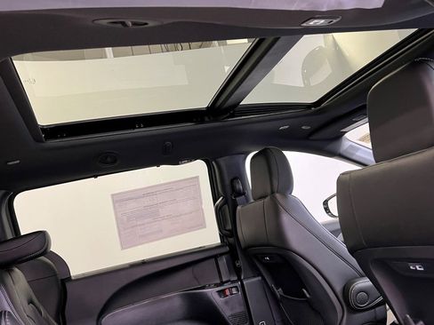 New 2025 Chrysler Pacifica Select image 10