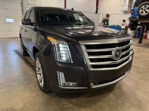Used 2015 Cadillac Escalade Premium AWD/4WD image 1