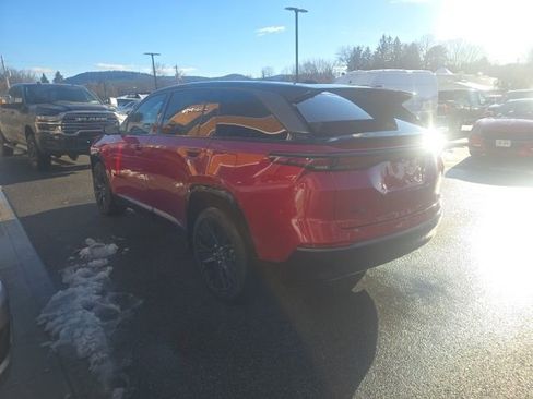 Used 2024 Jeep Wagoneer Launch Edition image 4