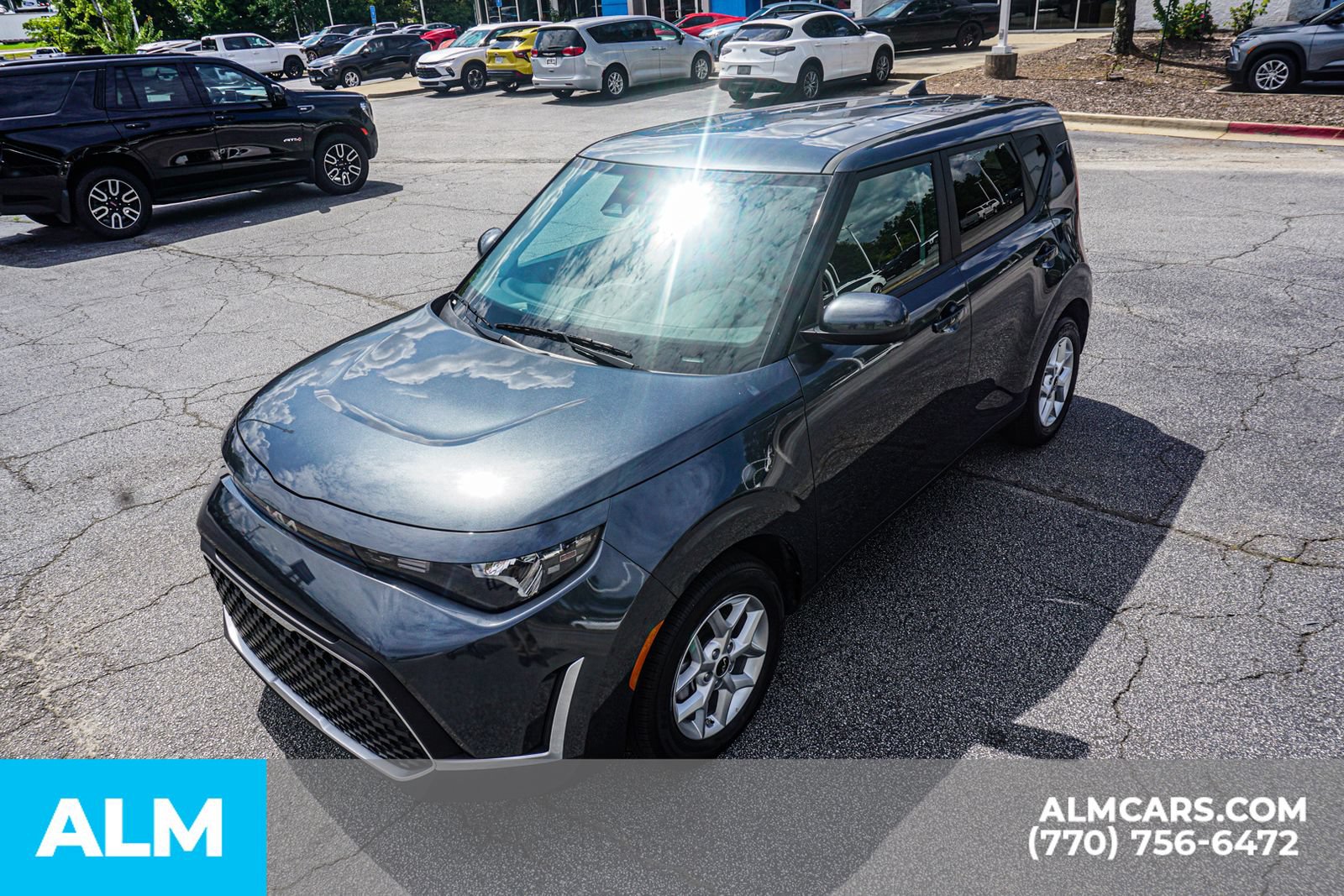Used 2025 Kia Soul LX w/ LX Technology Package FWD image 17