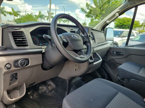 Used 2024 Ford Transit 250 Low Roof w/ Exterior Upgrade Package RWD image 14