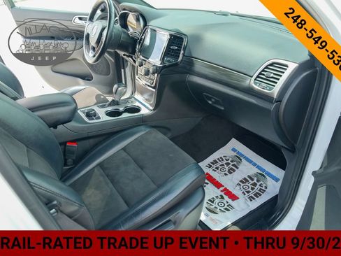 Used 2022 Jeep Grand Cherokee Laredo X AWD/4WD image 13