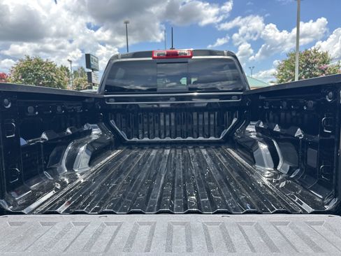 Used 2025 Chevrolet Colorado Trail Boss AWD/4WD image 19