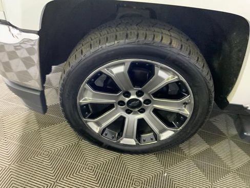 Used 2018 Chevrolet Silverado 1500 LT w/ All Star Edition AWD/4WD image 49