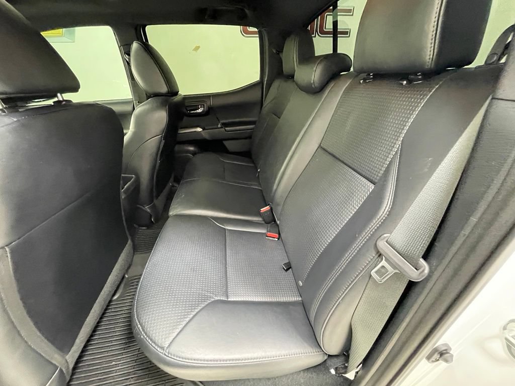 Used 2019 Toyota Tacoma Limited AWD/4WD image 10