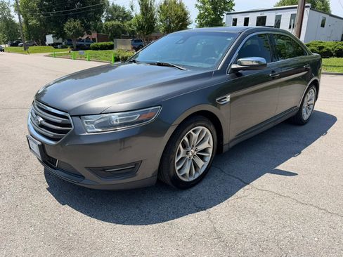 Used 2017 Ford Taurus Limited FWD image 8