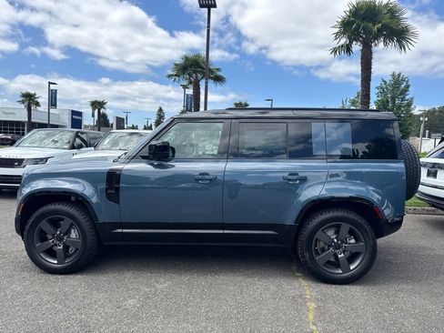 New 2026 Land Rover Defender 110 X-Dynamic SE AWD/4WD image 2