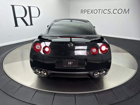 Used 2015 Nissan GT-R Premium AWD/4WD image 8