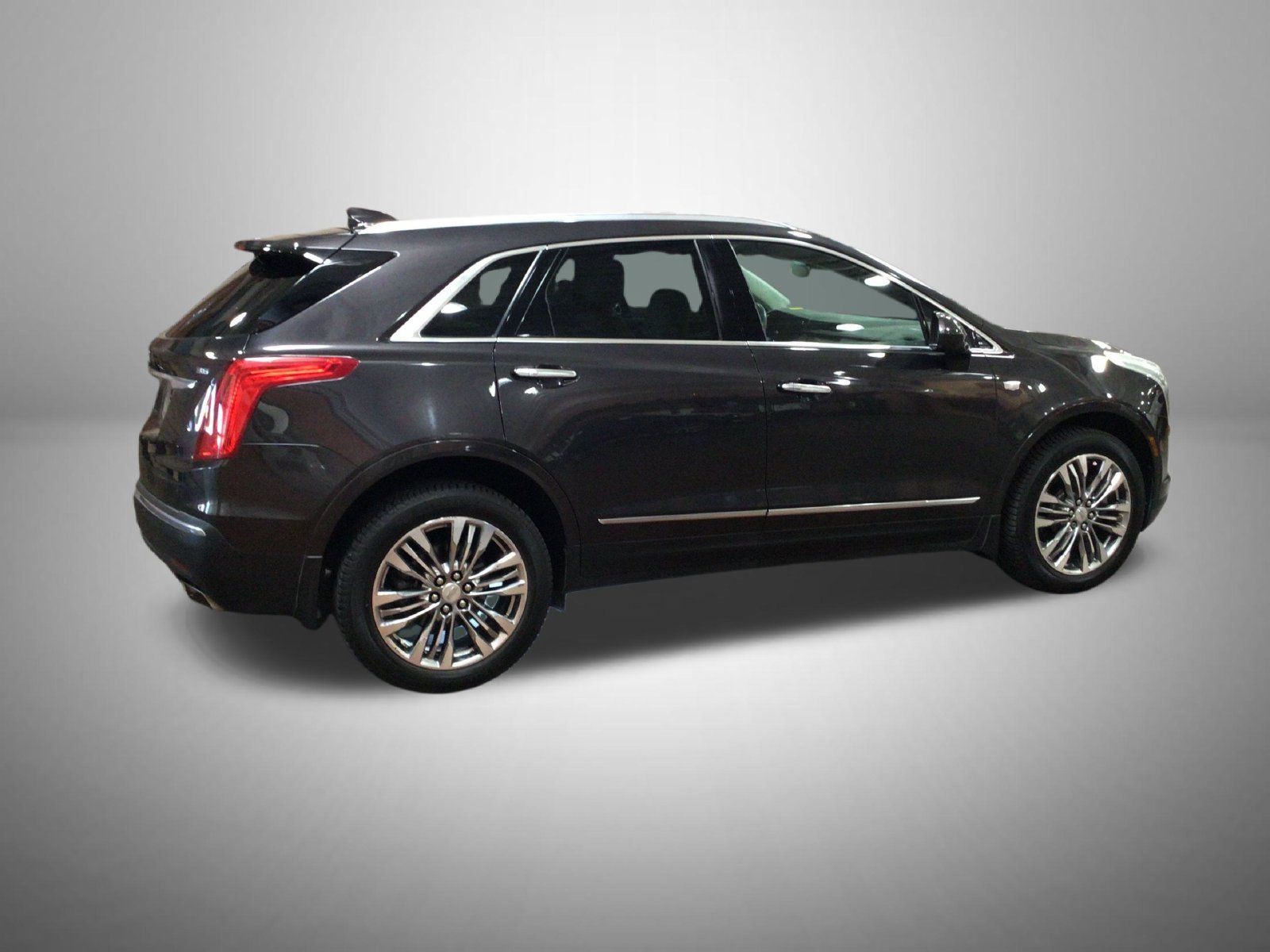Certified 2017 Cadillac XT5 Premium Luxury FWD image 3