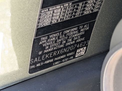 Used 2022 Land Rover Defender 110 image 27