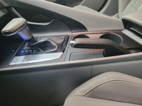 Used 2025 Hyundai Elantra Sport image 26