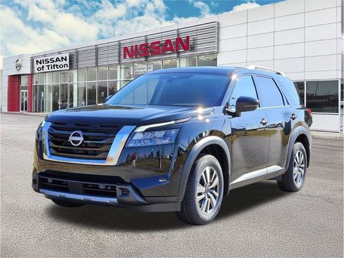 New 2025 Nissan Pathfinder SL image 3