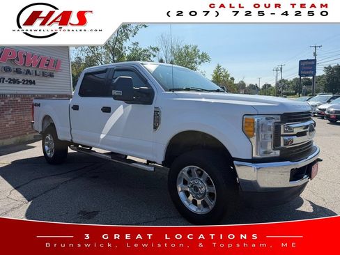 Used 2017 Ford F250 XLT w/ Snow Plow Prep Package AWD/4WD image 8