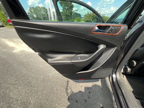 Used 2007 Volkswagen Passat 2.0T image 14