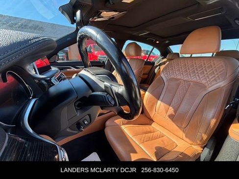 Used 2019 BMW 750i image 23