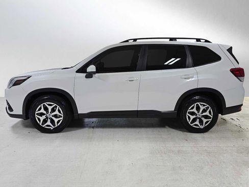 Used 2022 Subaru Forester Premium AWD/4WD image 6