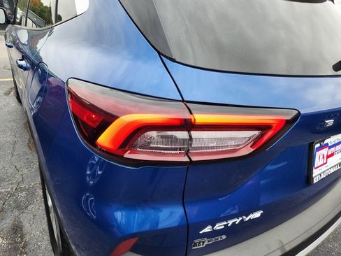 Used 2023 Ford Escape Active image 5