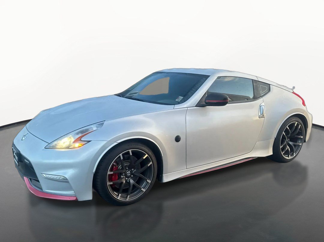 Used 2016 Nissan 370Z NISMO RWD image 7