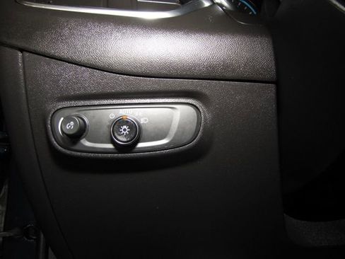 Used 2022 Chevrolet Equinox LT image 24