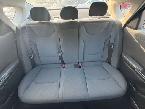 Used 2025 Kia K4 LXS image 36