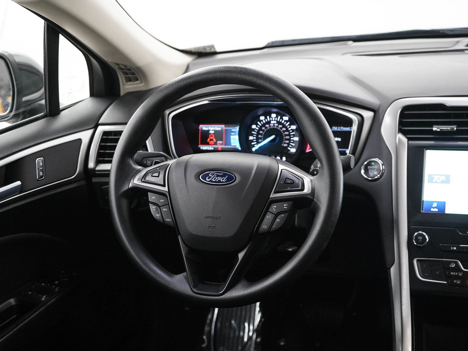 Used 2020 Ford Fusion SE AWD/4WD image 14