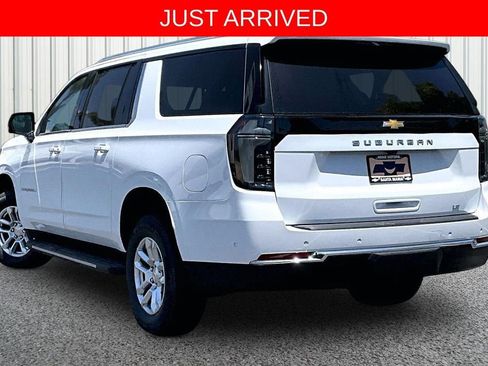 New 2026 Chevrolet Suburban LT w/ Comfort Package AWD/4WD image 7