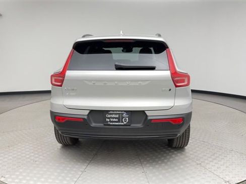 Certified 2025 Volvo XC40 B5 Plus image 3