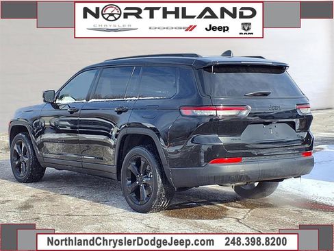 Certified 2023 Jeep Grand Cherokee L Laredo image 2