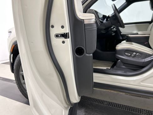 Used 2025 Rivian R1T Adventure AWD/4WD image 30