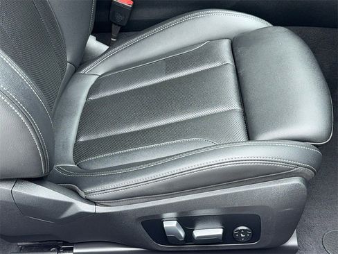 Used 2024 BMW 430i Convertible image 57