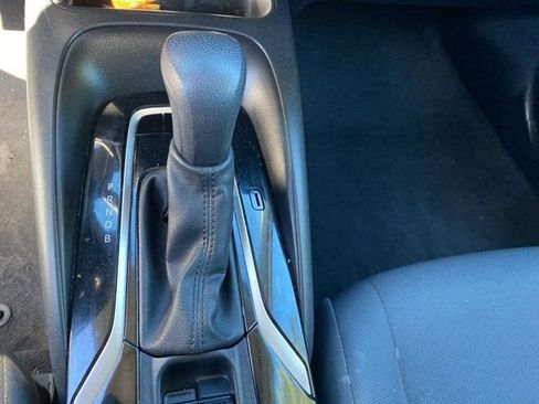 Used 2021 Toyota Corolla LE image 25