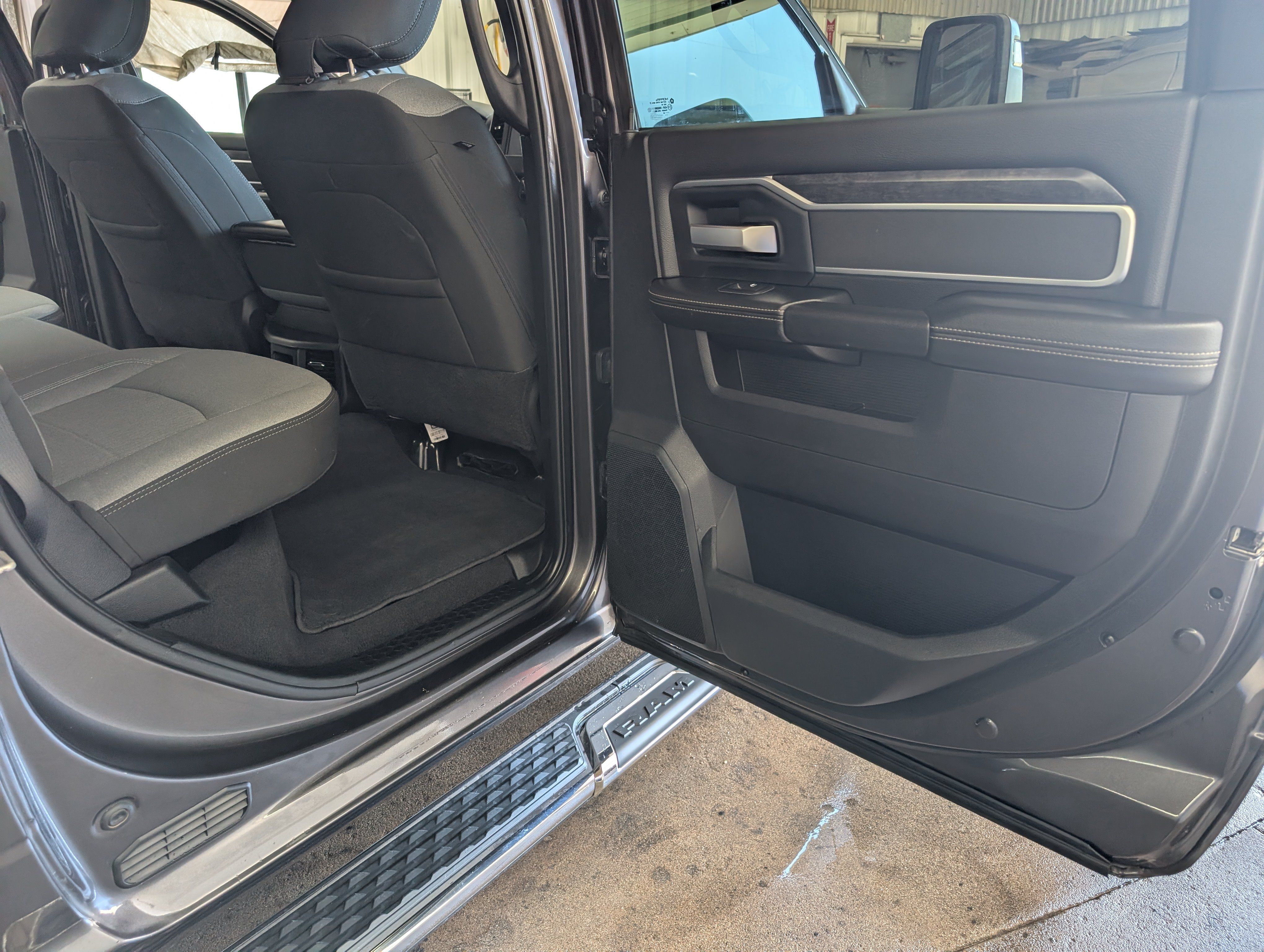 Used 2024 RAM 2500 Big Horn AWD/4WD image 4