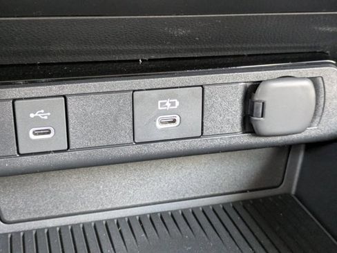 New 2025 Toyota Prius Plug-In Hybrid image 21